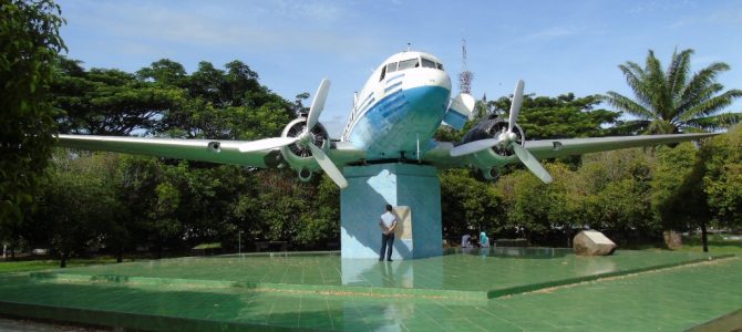 Pesawat RI-001″SEULAWAH” Gunung Emas dari Aceh